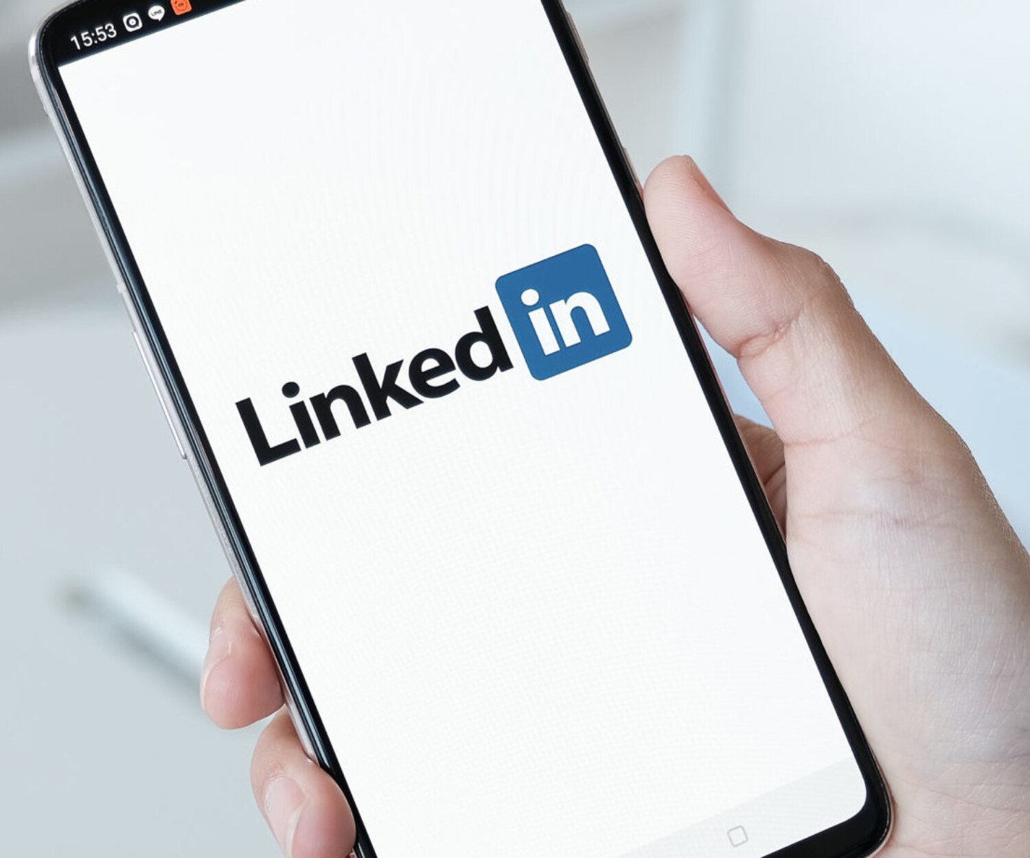 CHIANG MAI, THAILAND - Dec 1 2019 : Oneplus 6 with LinkedIn application on the screen. LinkedIn is a business-oriented social networking service.